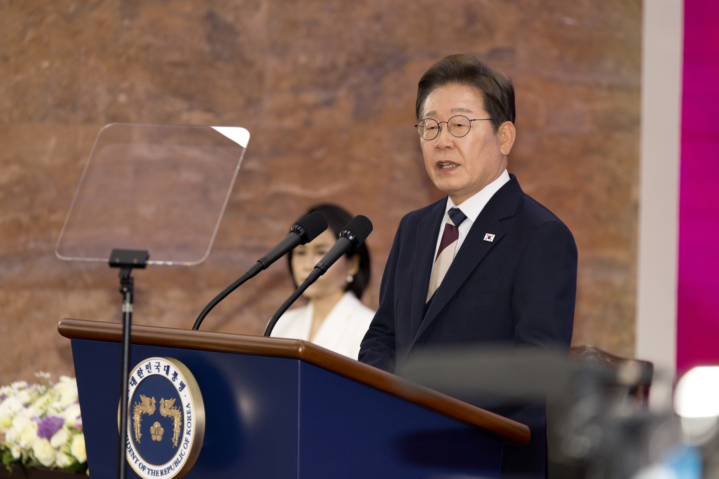President Lee Jae Myung delivers his inaugural address in the main Rotunda Hall of the National Assembly in Yeouido, Seoul, on June 4. The core themes of his speech were building a “just, unified government” and a “flexible, pragmatic administration.” [NEWS1]
