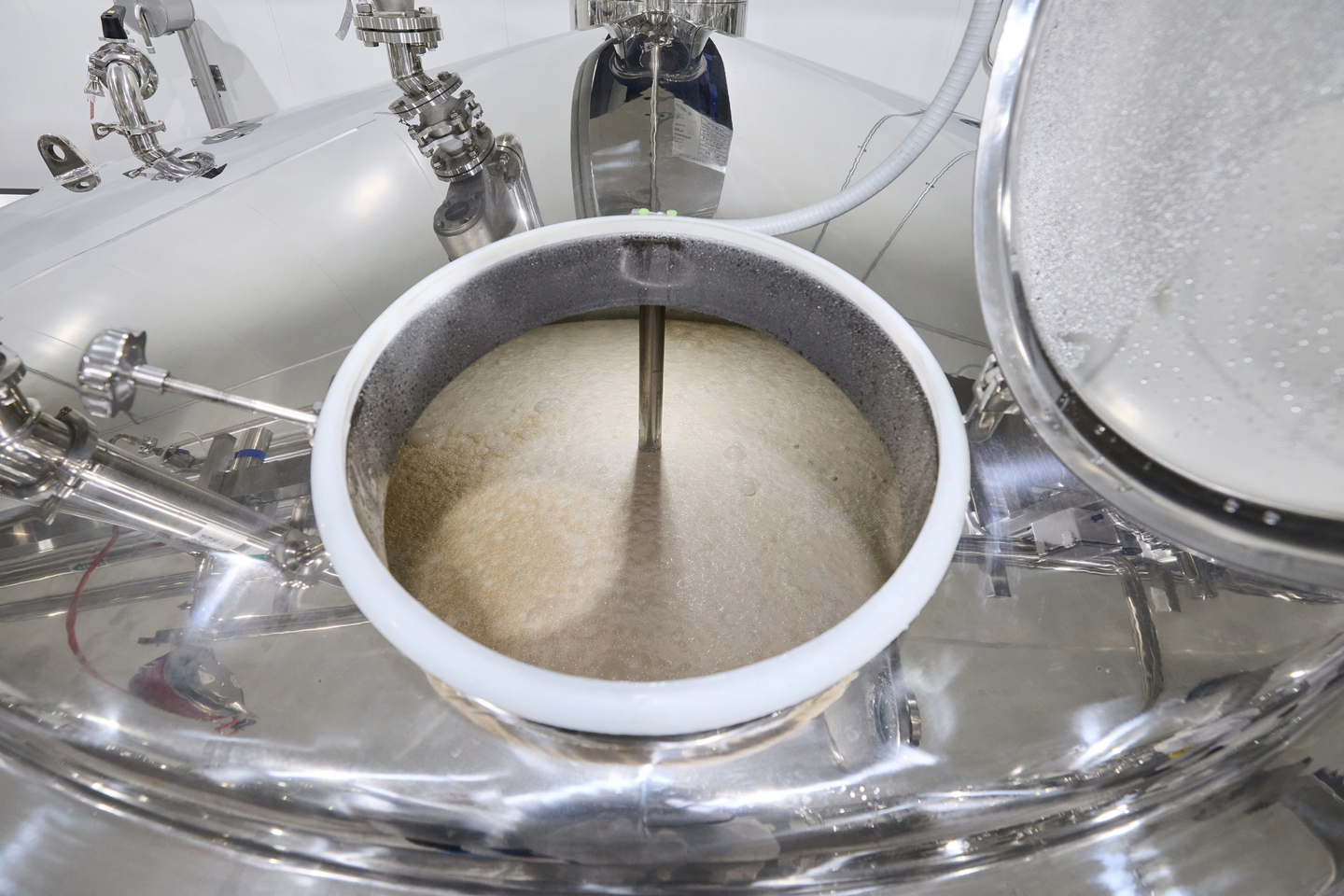 Hwayo's second Yeoju plant has automated systems for fermenting and distilling soju. [HWAYO]