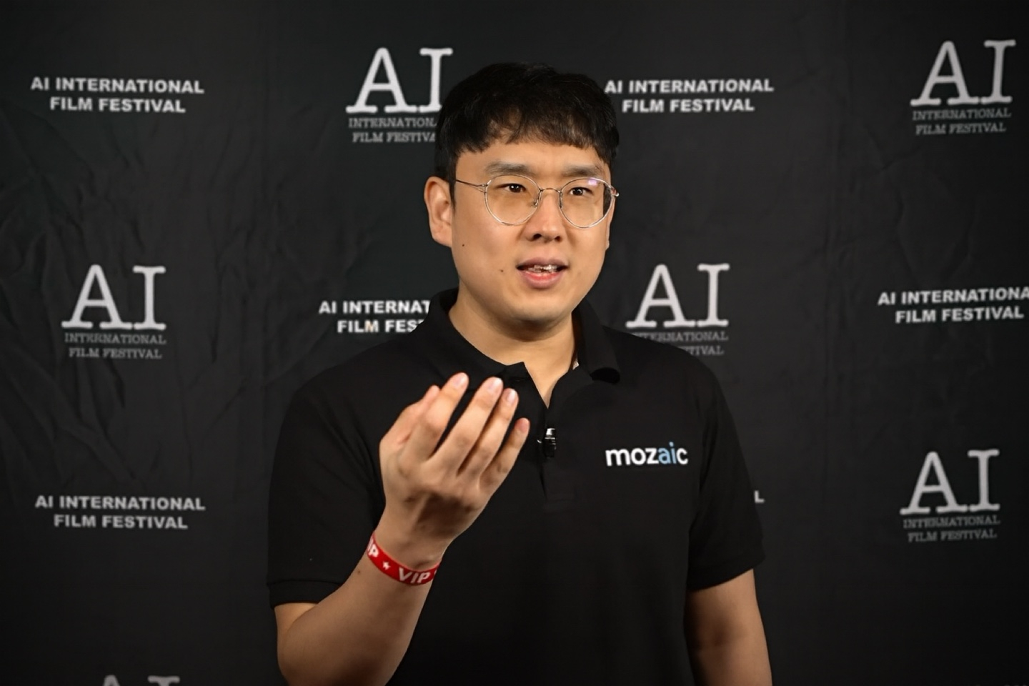 Director Oh Dong-ha speaks at the AI International Film Festival in Hollywood. [MOZAIC FILM]