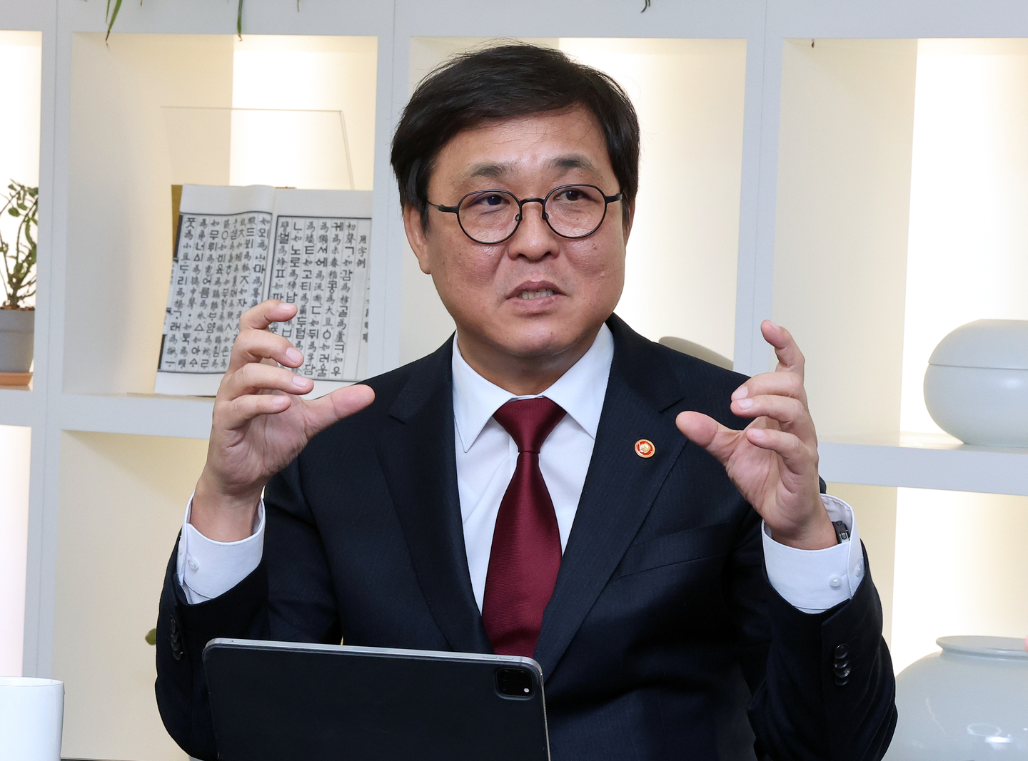 Minister of Culture, Sports and Tourism Chae Hwi-young is seen during an interview at the government complex in Sejong on Nov. 17. [YONHAP]