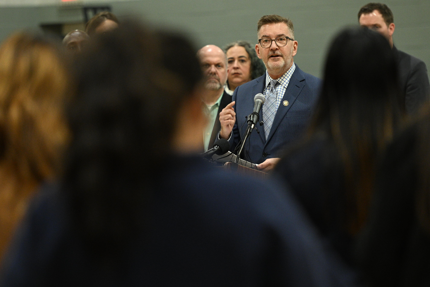 Sen. Scott Dibble, DFL-Minneapolis, speaks at a press conference at Coyle Community Center in Minneapolis, Minnesota, as community leaders react to the immigration enforcement efforts aimed at Somalians recently announced by the Trump administration, Dec 5. [AP/YONHAP]