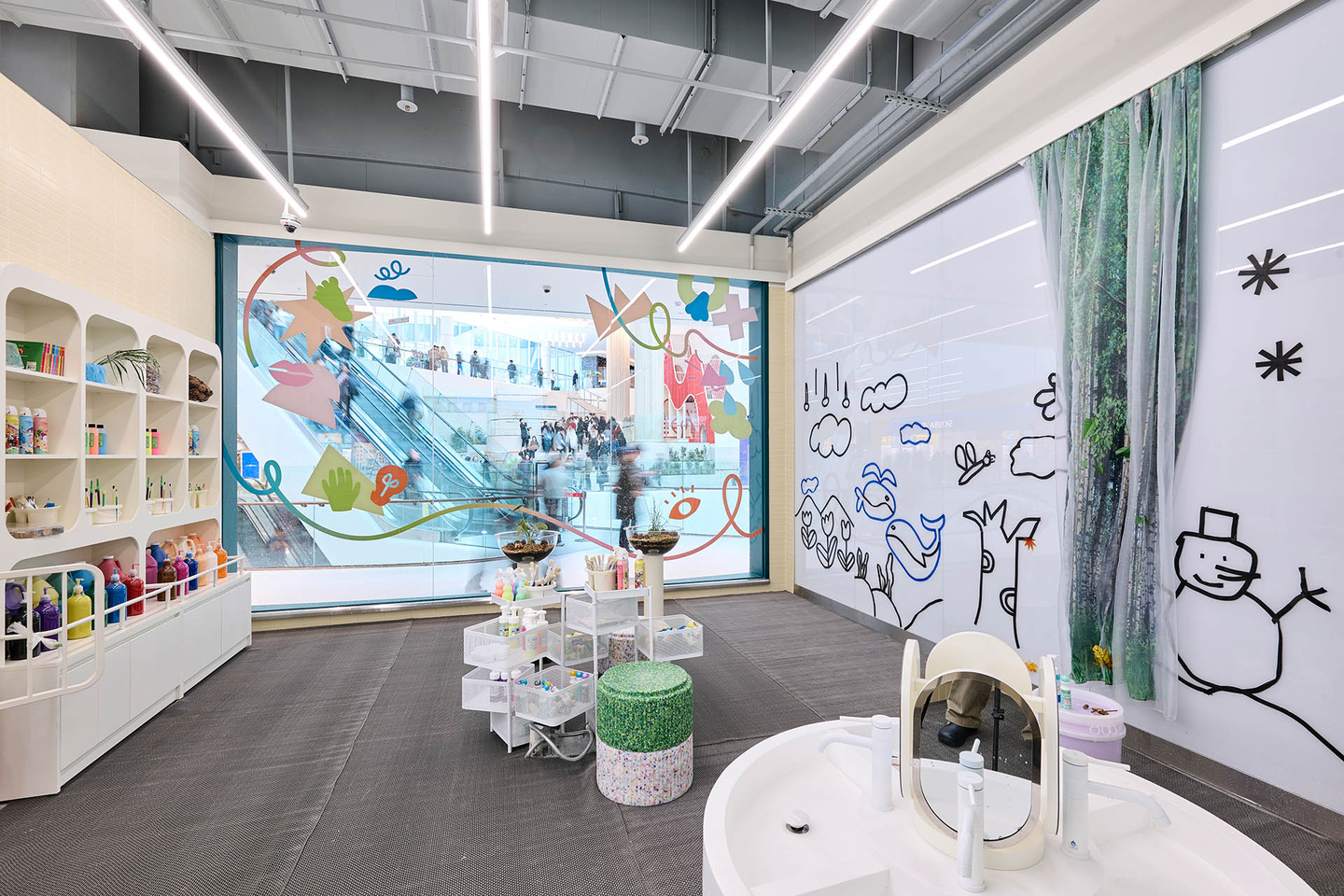 A view of a children’s play center located on Starfield Village Unjeong's third floor. [SHINSEGAE PROPERTY]