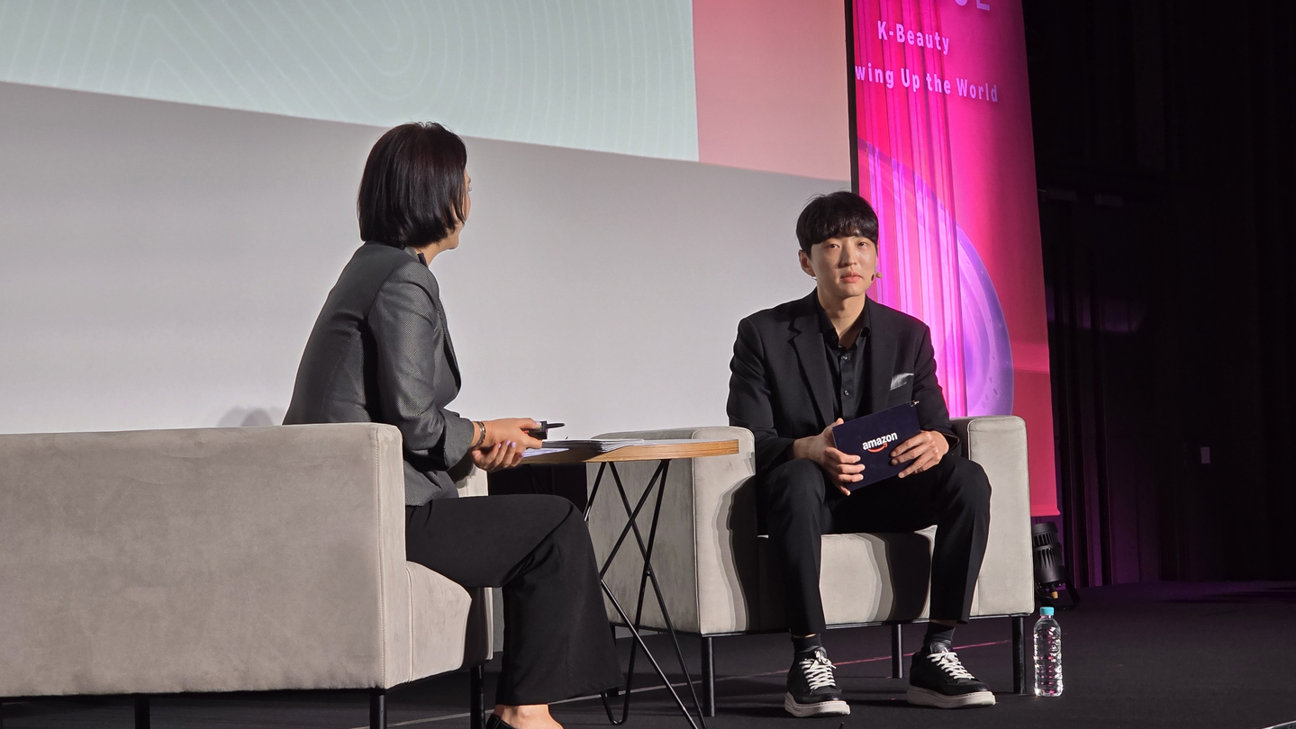 APR co-founder and CEO Kim Byung-hoon presents during an event titled Amazon Beauty in Seoul held at Coex in Gangnam District, southern Seoul, on Sept. 19. [NOH YU-RIM]