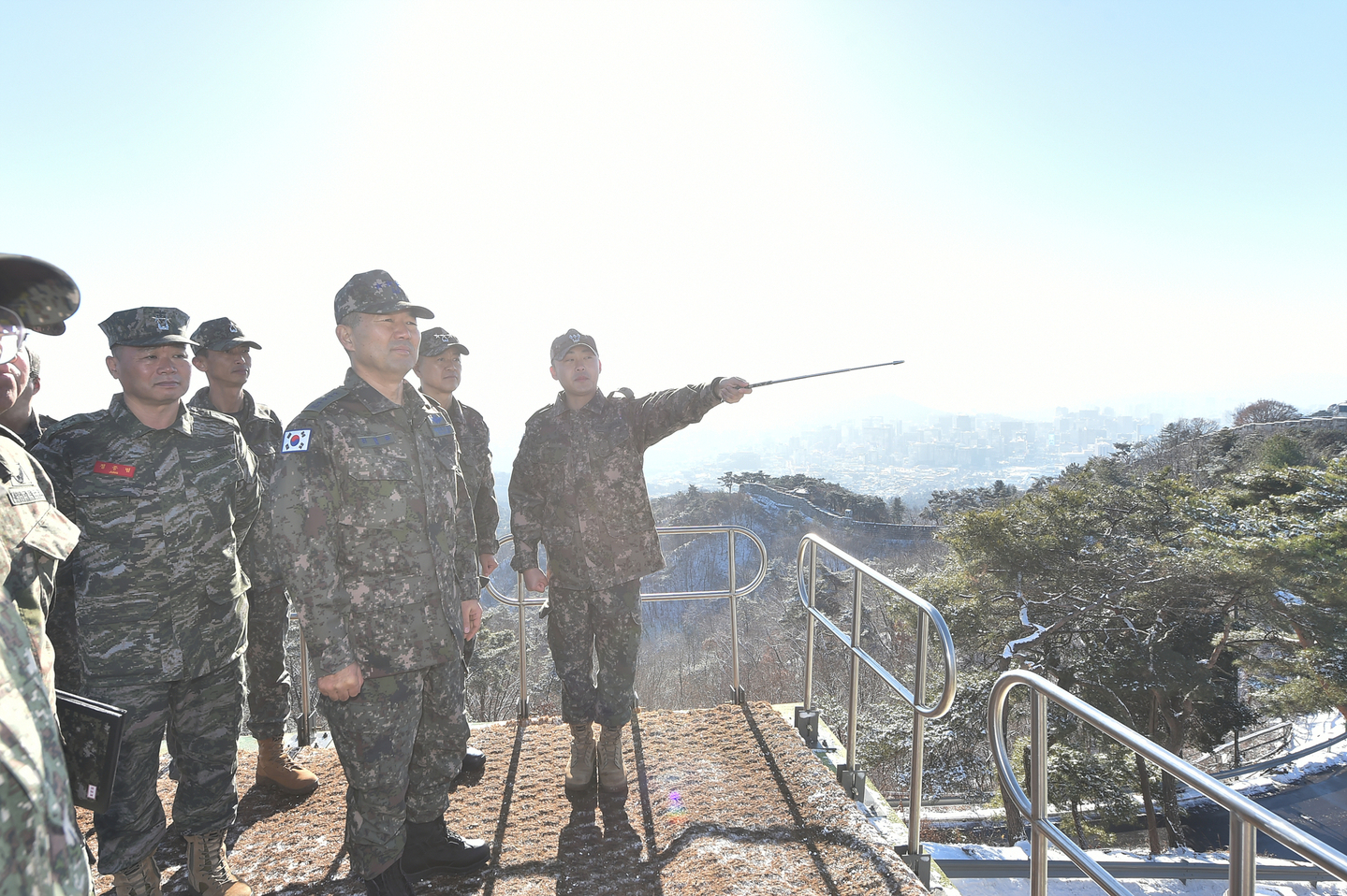Joint Chiefs of Staff Chairman Gen. Jin Yong-sung, center, inspects readiness posture at a military unit in the greater Seoul area on Dec. 5. [JOINT CHIEFS OF STAFF]