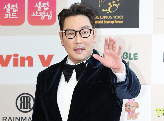 Actor Cho Jin-woong poses at the 44th Golden Cinematography Awards in southern Seoul on Nov. 18, 2024. [NEWS1] 