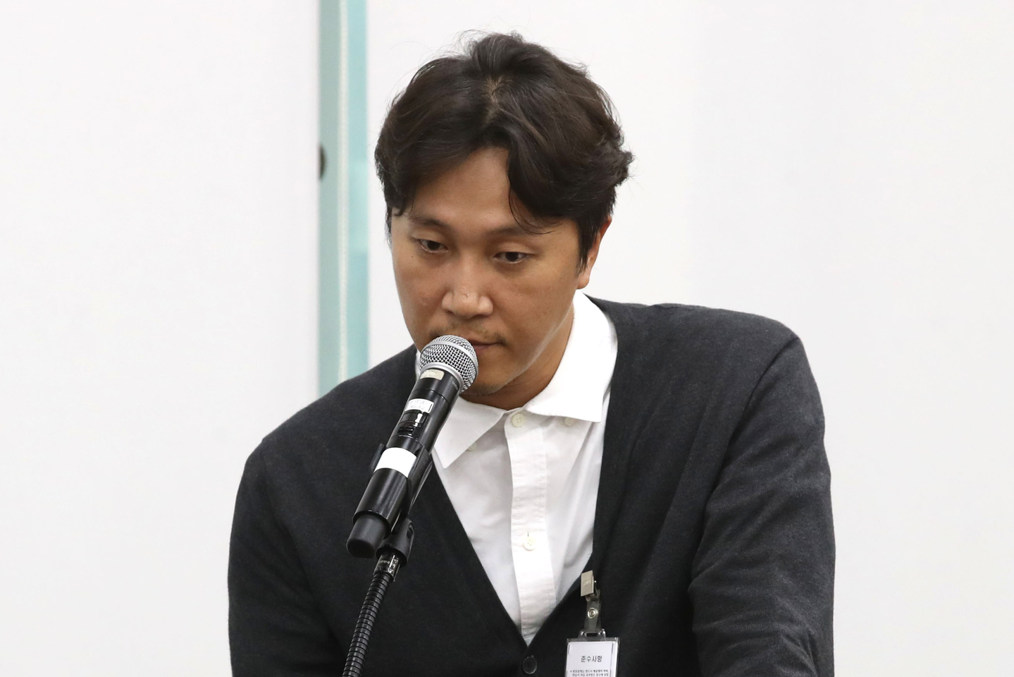 Yang Jae-woong, a psychiatrist and TV personality, answers lawmakers’ questions about a patient’s death at his clinic at the National Assembly in Yeouido, western Seoul, on Oct. 23, 2024. [NEWS1]