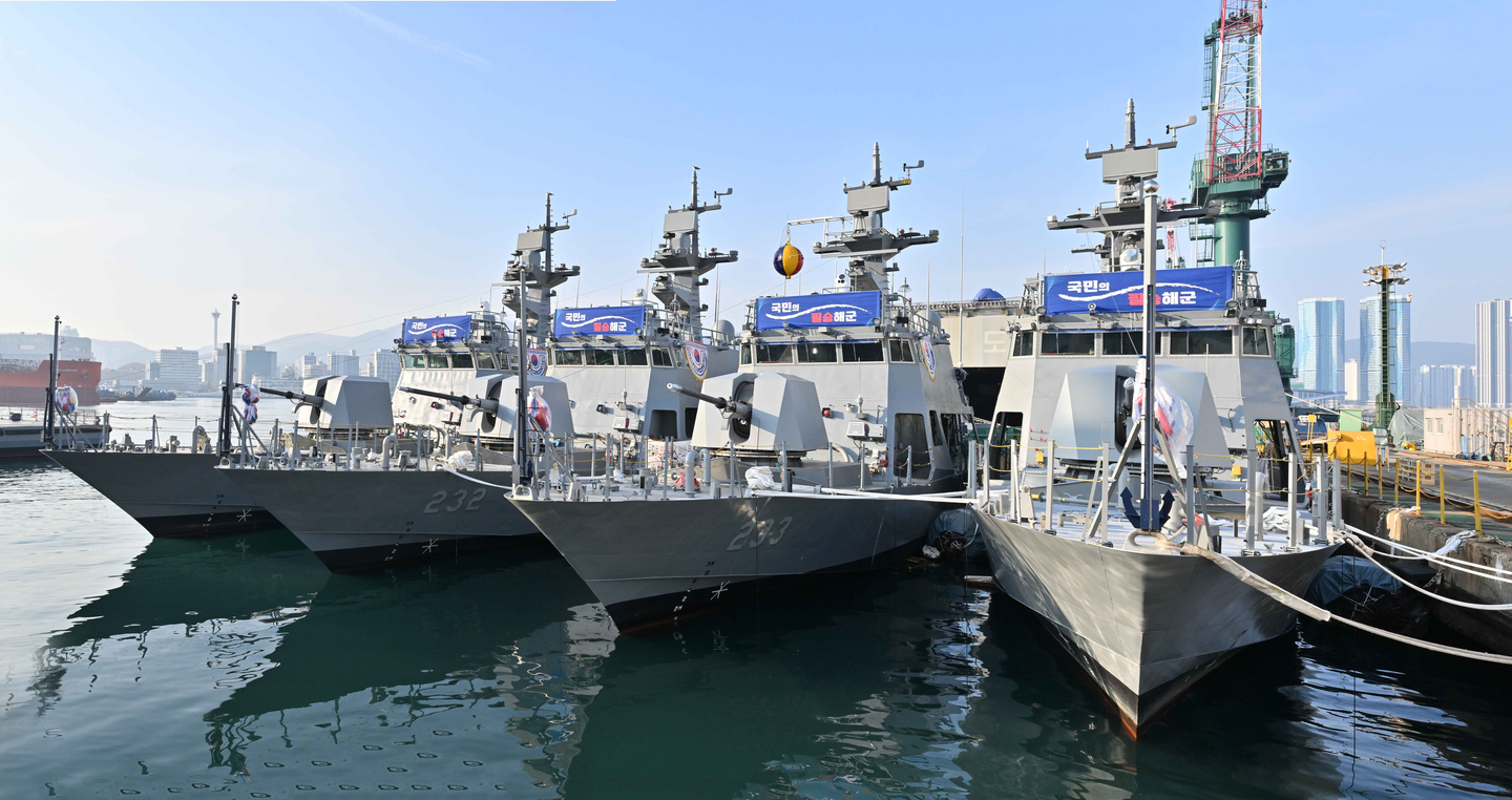 This photo shows the second batch of 230-ton patrol boat killer medium rocket ships docked at a port in the southeastern city of Busan on Dec. 7 [REPUBLIC OF KOREA NAVY]