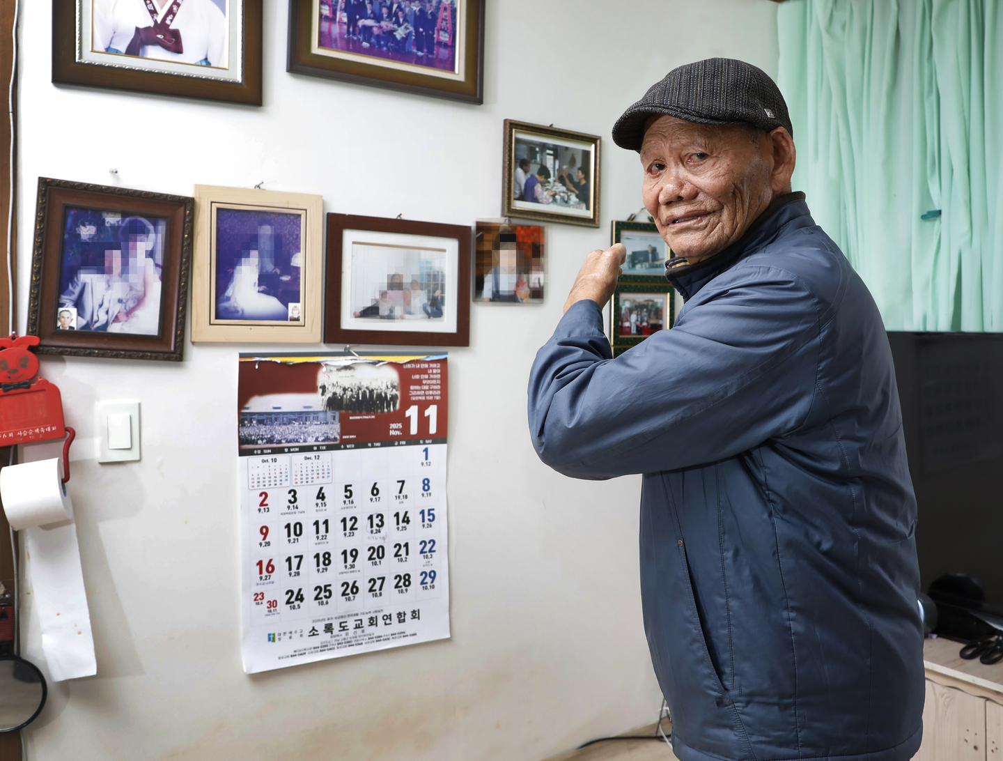 Nam Jae-kwon, 84, speaks during an interview with the Korea JoongAng Daily at his residence on Sorok Island in Goheung County, South Jeolla, on Nov. 6. [PARK SANG-MOON]