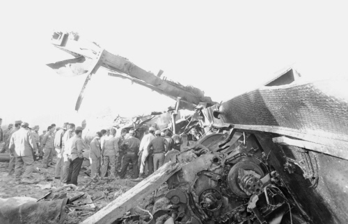 At 9:45 p.m. on November 11, 1977, a freight car loaded with dynamite and other explosives detonated at Iri Station in North Jeolla Province, killing 59 people and injuring 1,402. About 9,500 nearby buildings were destroyed, and the area around Track No. 4, where the train had been standing, was left with a crater 30 meters wide and more than 20 meters deep. [JOONGANG ILBO]