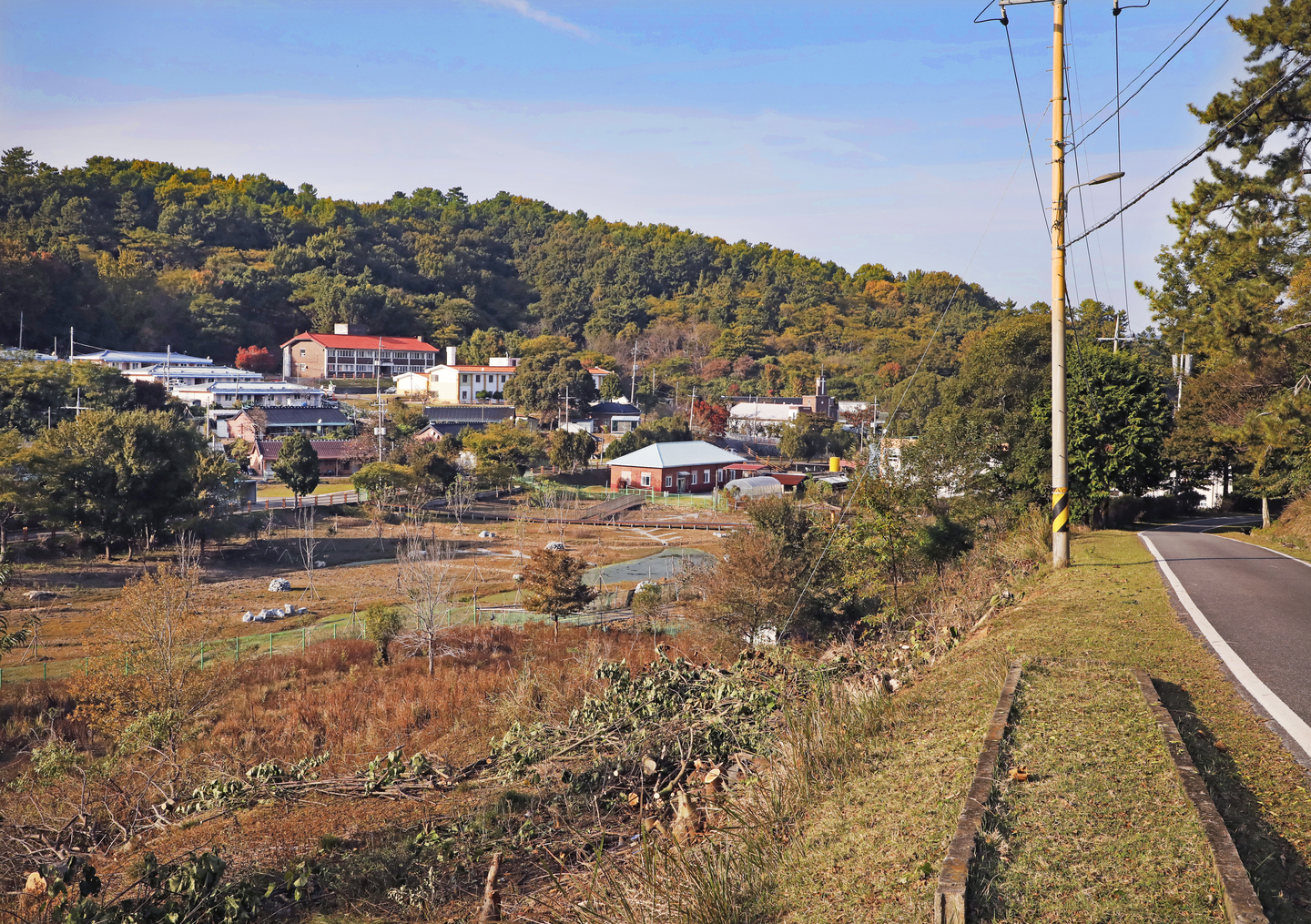 Sinsaeng-ri, a residential village on Sorok Island in Goheung County, South Jeolla [PARK SANG-MOON]