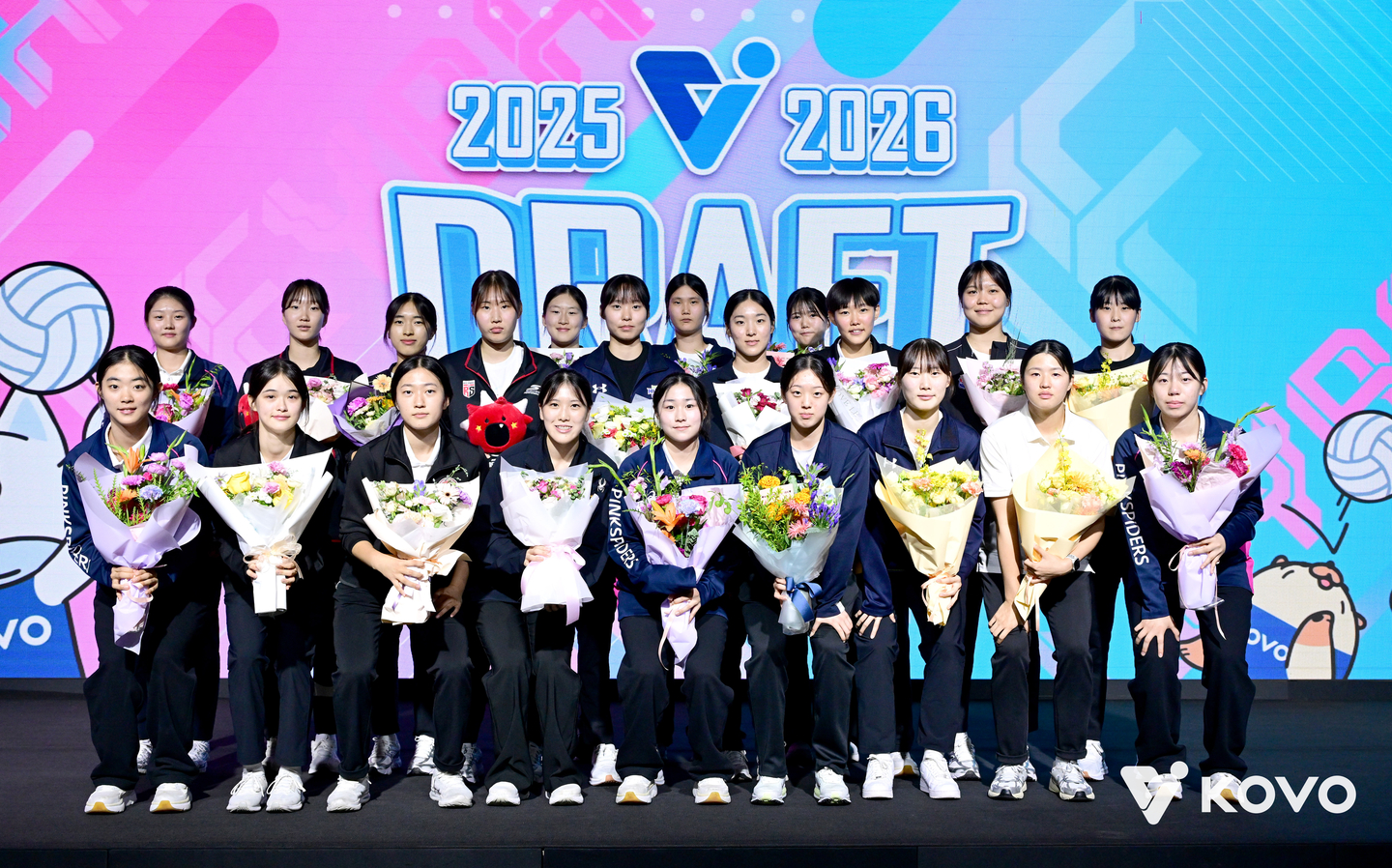 Players nominated by each club at the 2025-2026 Korea Volleyball Federation (KOVO) Women's Rookie Draft pose for a commemorative photo at the Mayfield Hotel in Gangseo District, western Seoul on Sept. 5. [NEWS1]