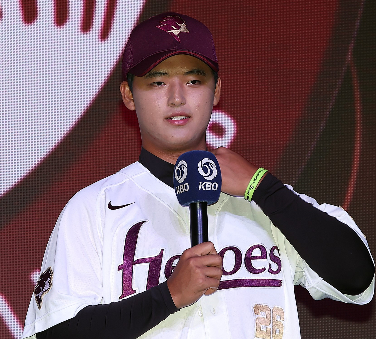 Park Jun-hyun, selected first overall in the 2026 KBO Rookie Draft by the Kiwoom Heroes, speaks during the draft at Lotte Hotel World in Songpa District, southern Seoul, on Sept. 17. [NEWS1]