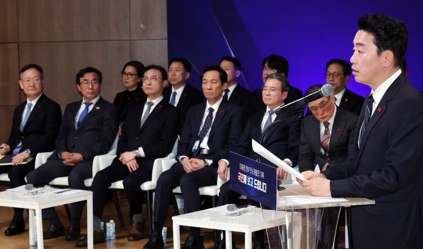 Kang Hoon-sik, chief of staff to the president, speaks during a meeting marking six months of President Lee Jae Myung’s administration at the presidential office in Yongsan, Seoul, on Dec. 7. [YONHAP]