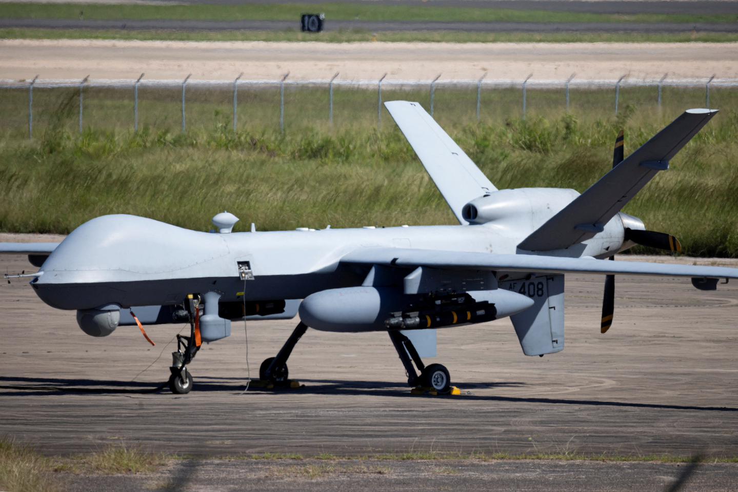 A U.S. Air Force MQ-9 Reaper is parked at Rafael Hernandez Airport in Aguadilla, Puerto Rico on Nov. 17. [REUTERS/YONHAP]
