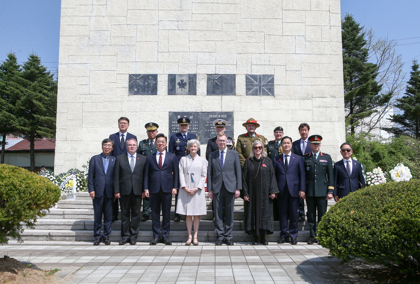 Ambassadors from Commonwealth nations, including from Australia, Canada, Britain and New Zealand, pose for a group photo at the Commonwealth war memorial in Gapyeong County, Gyeonggi, during a ceremony marking the 74th anniversary of the Battle of Kapyong on April 24. [MINISTRY OF PATRIOTS AND VETERANS AFFAIRRS]