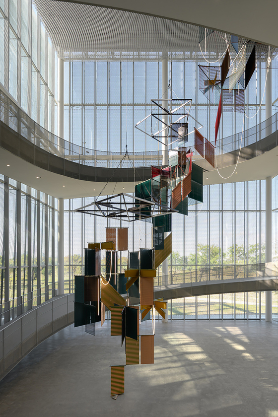 The image shows "Liquid Votive - Tree Shade Triad" by artist Haegue Yang. [KUKJE GALLERY]