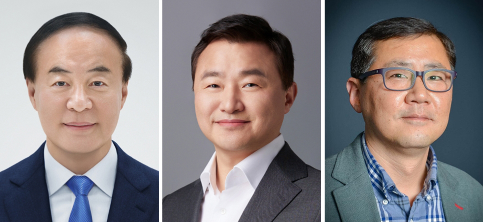 Samsung Electronics recently made top-level executive appointments, outlining its management direction for 2026. From left: Vice Chairman and CEO Jun Young-hyun, who leads the Device Solutions division; CEO Roh Tae-moon, head of the Device eXperience division; and Park Hong-kun, head of the Samsung Advanced Institute of Technology [SAMSUNG ELECTRONICS]