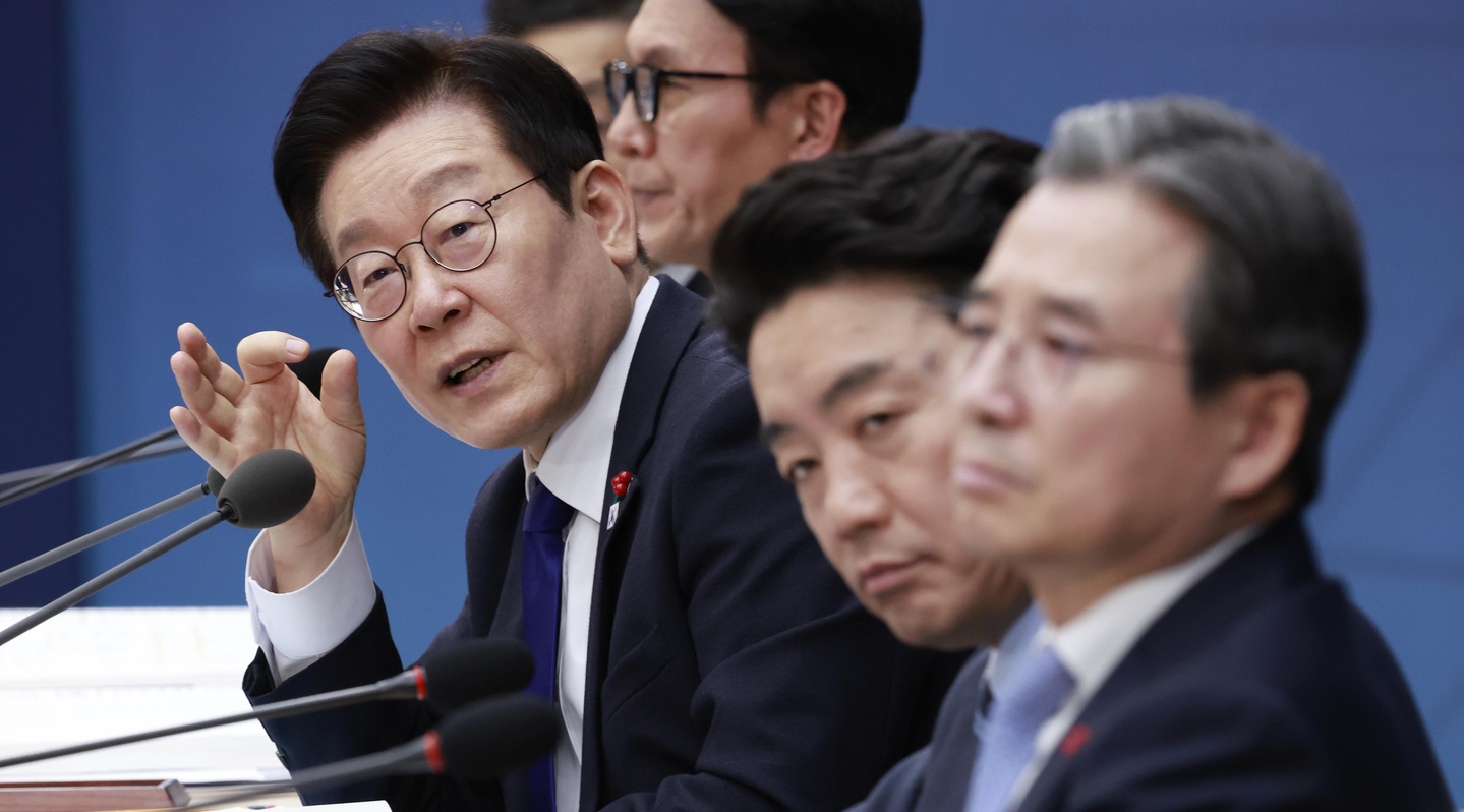 President Lee Jae Myung speaks during a policy briefing held by the Ministry of Health and Welfare and the Ministry of Food and Drug Safety at the Sejong Convention Center on Dec. 16. [JOINT PRESS CORPS]