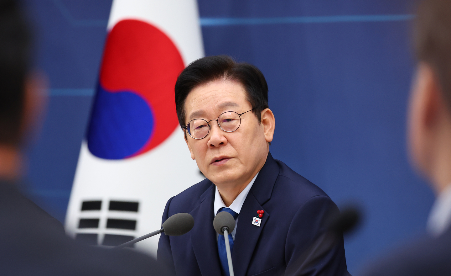 President Lee Jae Myung speaks during a policy briefing by the Ministry of Trade, Industry and Resources in Sejong on Dec. 17. [YONHAP]