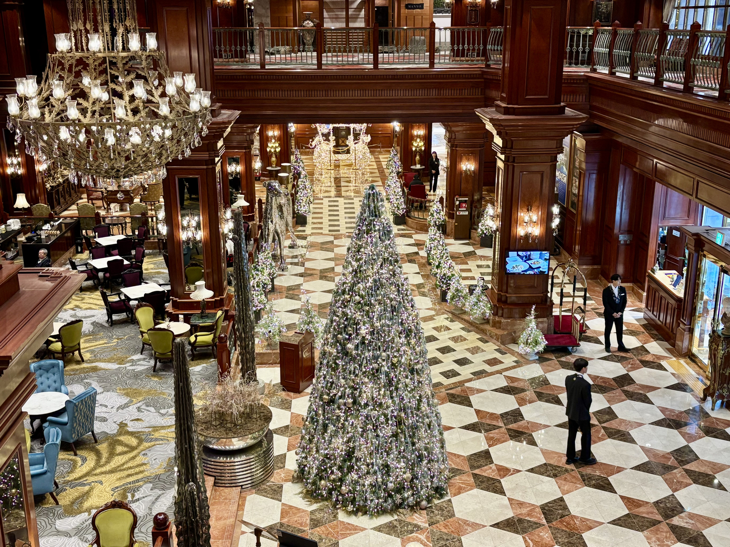 Lobby of Grand Mercure Imperial Palace Seoul Gangnam during the Christmas season [LEE JIAN]