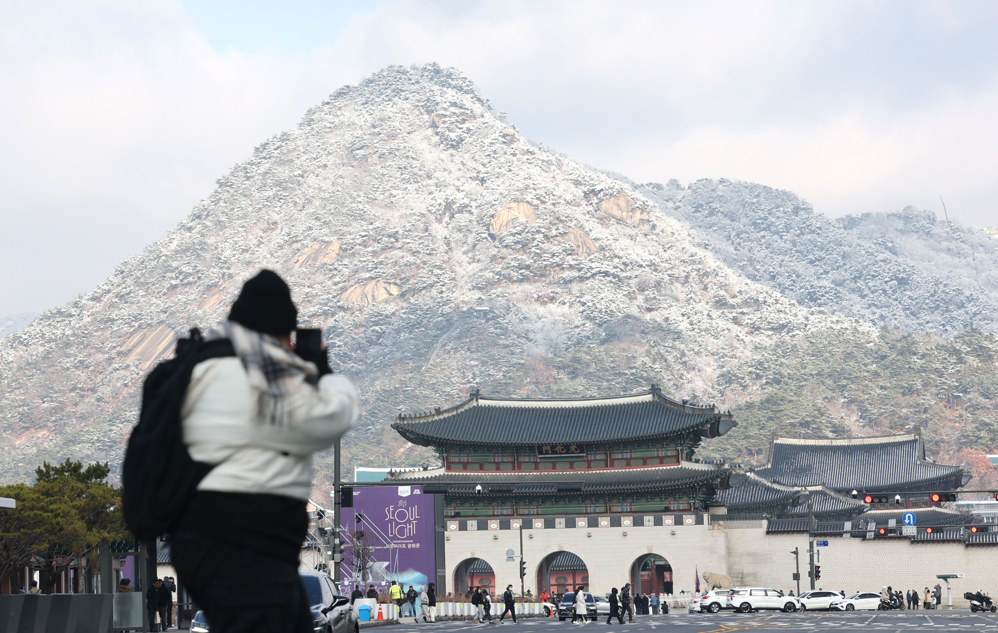 The Gwanghwamun Square is seen in central Seoul on Dec. 14. [YONHAP] 