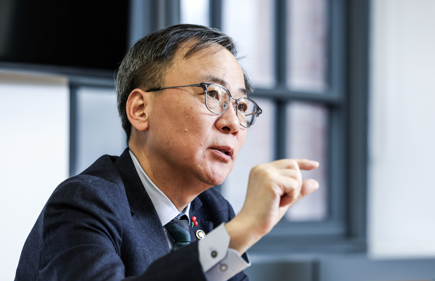 First Vice Culture Minister Kim Young-soo speaks on Dec. 23 during an interview with the JoongAng Ilbo at National Museum of Modern and Contemporary Art in central Seoul. [KIM SEONG-RYONG] 
