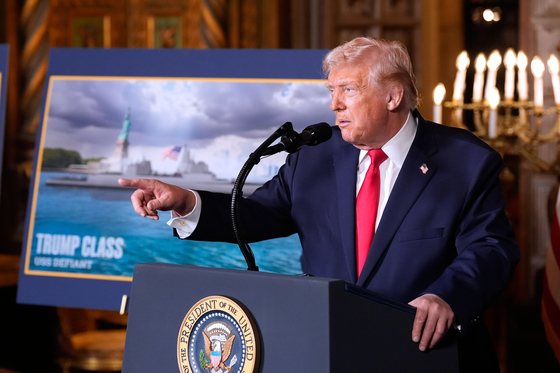 President Donald Trump speaks at his Mar-a-Lago club, on Dec. 22, in Palm Beach, Florida. [AP/YONHAP]