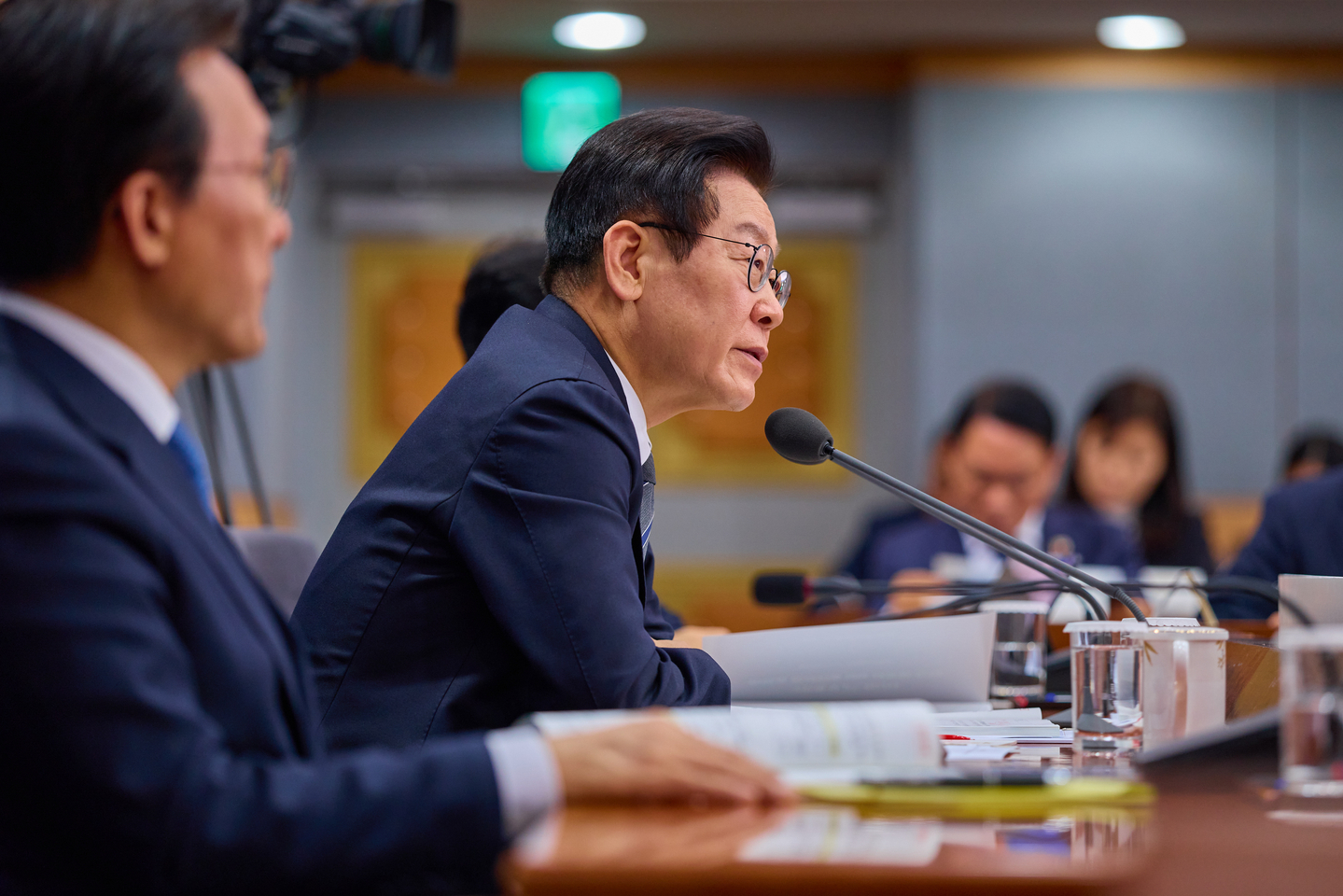 President Lee Jae Myung speaks during a policy briefing by the Ministry of Justice and the Ministry of Gender Equality and Family at the government complex annex in Jongno District, central Seoul, on Dec. 19. [PRESIDENTIAL OFFICE]