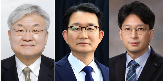 From left, Lee Gyung-su, chairman of nuclear fusion technology company EnableFusion, Kim Jong-gu, former director general of the Agricultural Policy Bureau at the Ministry of Agriculture, Food and Rural Affairs, Hong Ji-sun, vice mayor of Namyangju, Gyeonggi. [YONHAP]