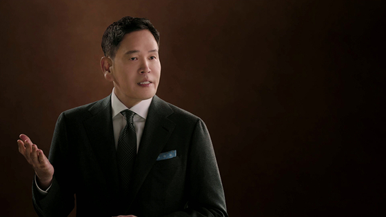 Shinsegae Group Chairman Chung Yong-jin speaks in a New Year's message uploaded to the company's YouTube channel on Monday. [SHINSEGAE GROUP]