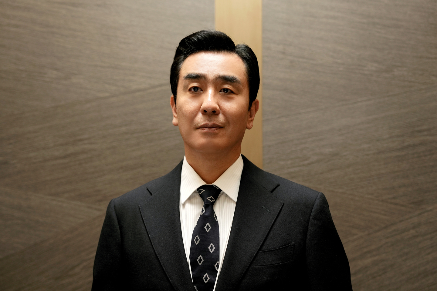 Actor Ryu Seung-ryong was born in the year of the Dog. For him, half success is still success, something his role in "The Dream Life of Mr. Kim" can teach us. [VARO ENTERTAINMENT]