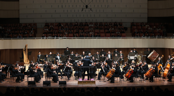 The 15th “Dongsuh Coffee Classic” concert is held at the Daegu Concert House Grand Hall on Nov. 12. [DONGSUH FOODS]