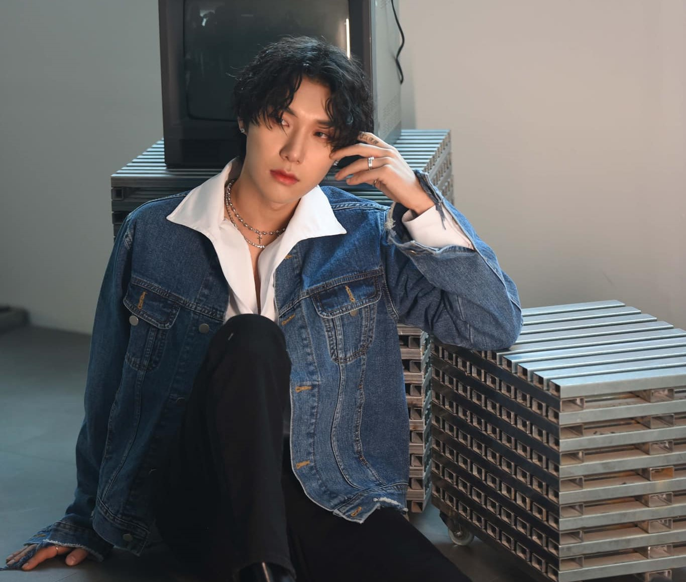 Singer Choi Tae-woong, a member of boy band Bz-Boys, is seen in this photo uploaded to the band's Facebook page. [SCREEN CAPTURE]