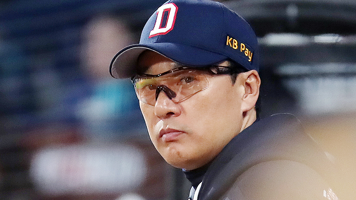 The picture shows Doosan Bears manager Lee Seung-yuop. [NEWS1] 