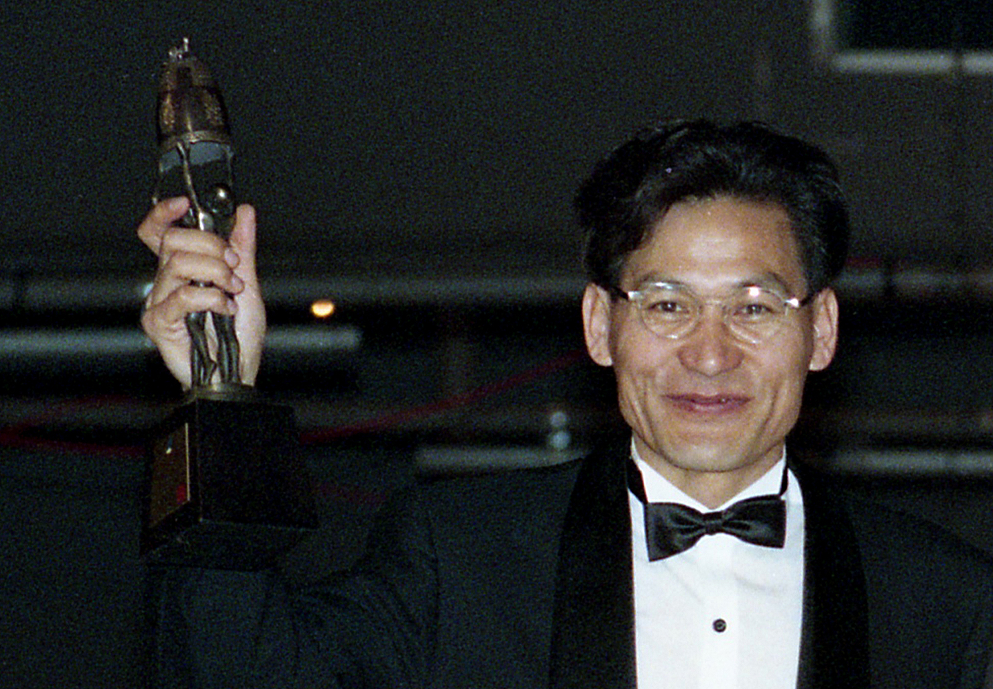 Veteran actor Ahn Sung-ki is seen at a film awards ceremony in 1994. Ahn died at the age of 74 on Jan. 5. [YONHAP]