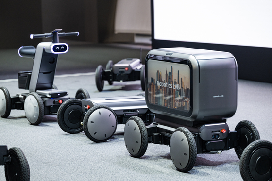 MobED platform robots work at Hyundai Motor's booth at the CES 2026 in Las Vegas. [HYUNDAI MOTOR]