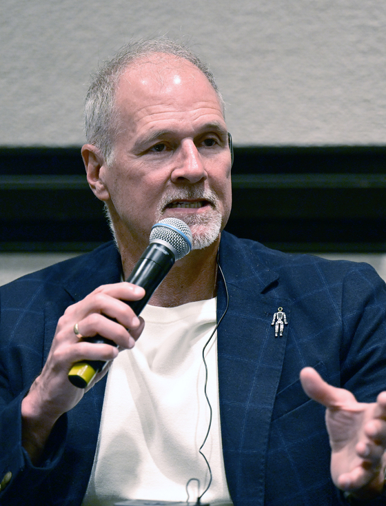 Boston Dynamics CEO Robert Playter talks about future plans for the company's Atlas humanoid robot on the sidelines of CES 2026 in Las Vegas on Jan. 5. [HYUNDAI MOTOR] 