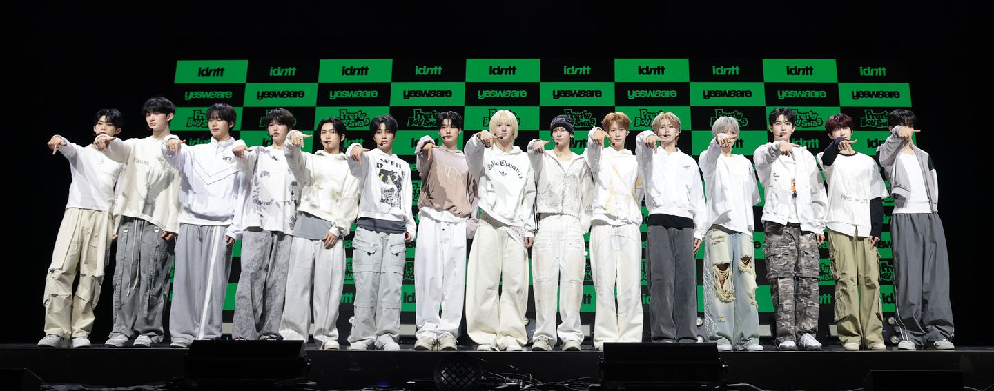 Boy band idntt, including its first subunit unevermet and second subunit yesweare, poses for photos during a press showcase for its second EP, ″yesweare,″ at the Blue Square SOL Travel Hall in Yongsan District, central Seoul, on Jan. 5. [NEWS1]