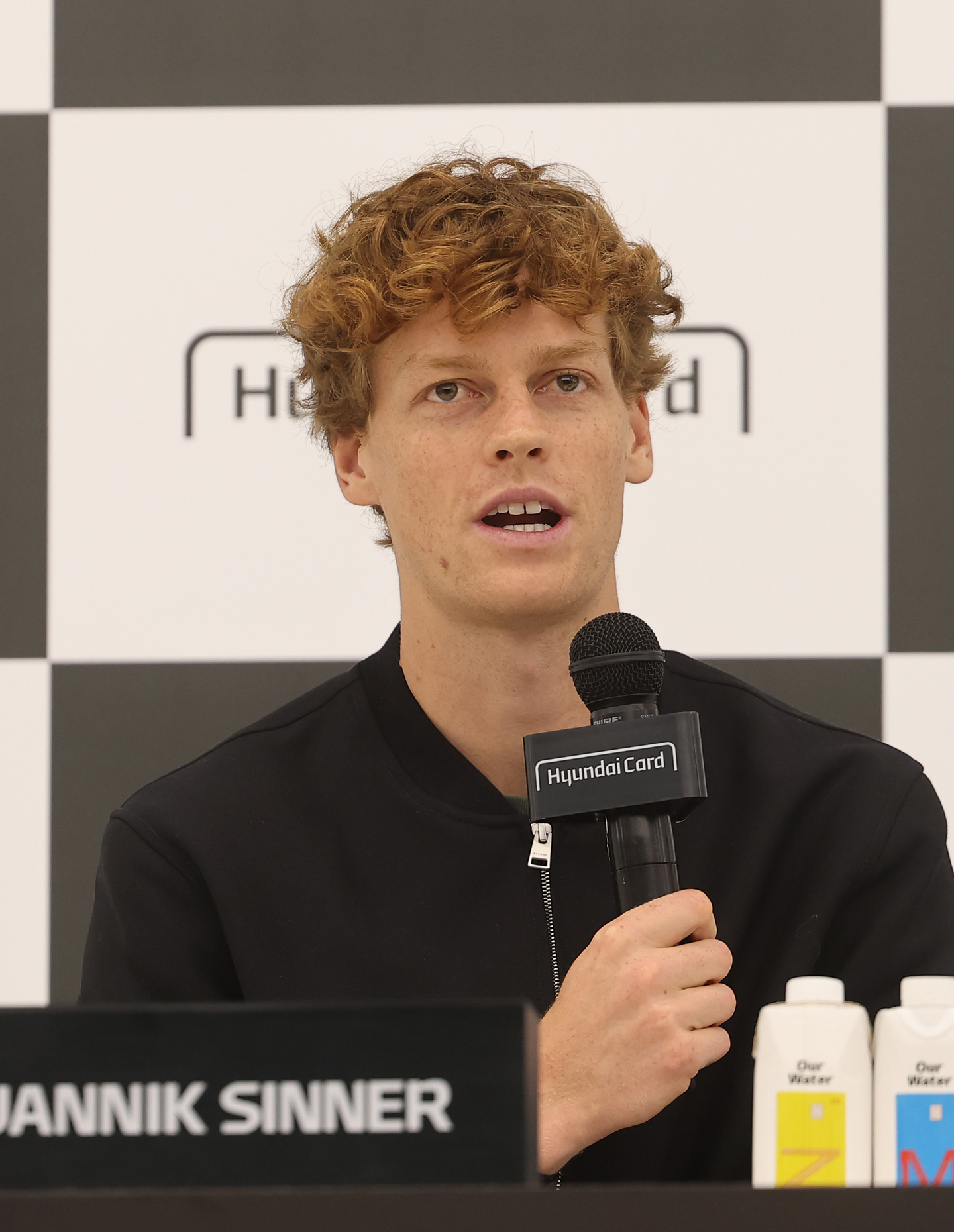 Jannik Sinner of Italy speaks during a press conference in Seoul on Jan. 9, on the eve of his exhibition tennis match against Carlos Alcaraz of Spain in Korea. [YONHAP]