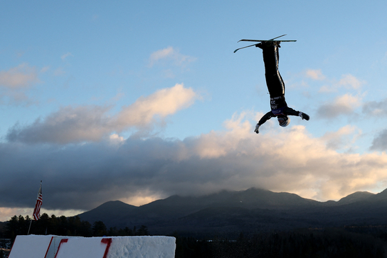 Adela Merkova of the Czech Republic jumps during the women's aerials qualifiers in the FIS Freestyle World Cup at the Olympic Jumping Complex in Lake Placid, New York, on Jan. 11. [AFP/YONHAP]