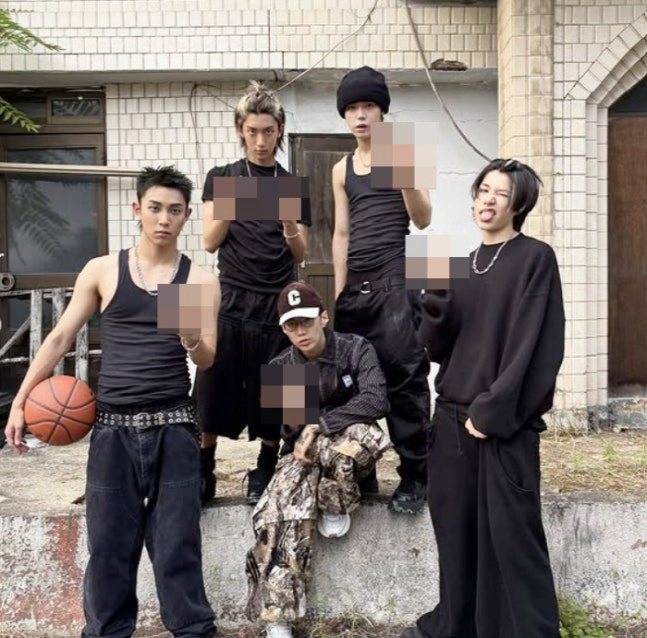 A picture of boy band LNGSHOT uploaded on its producer Jay Park's Instagram account on Sept. 20 [SCREEN CAPTURE]