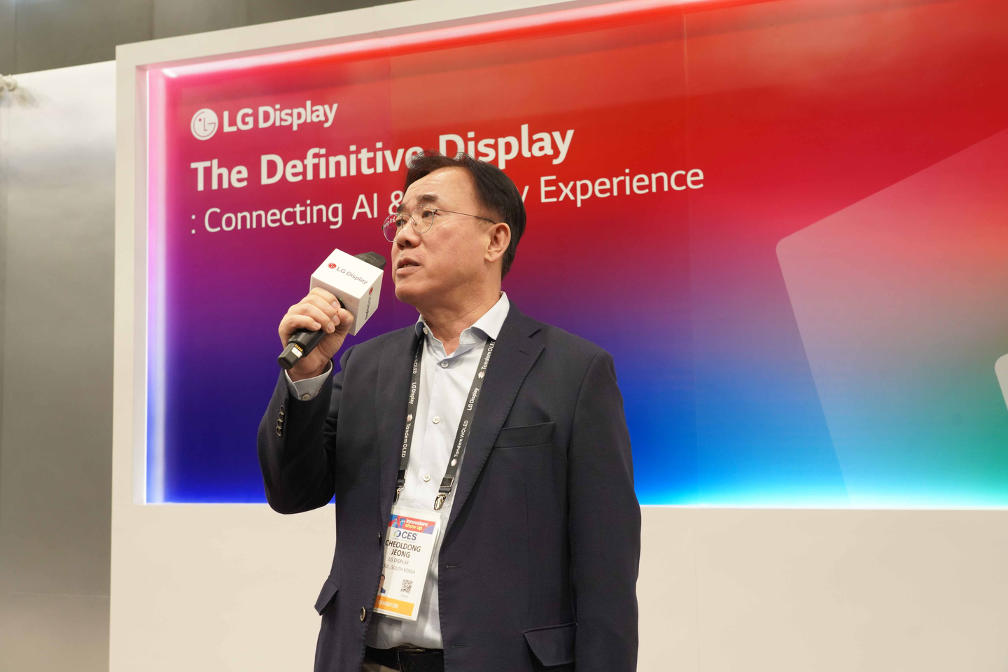 LG Display CEO Jeong Chul-dong speaks to reporters during CES 2026 at the Las Vegas Convention Center on Jan. 5, in this photo provided provided by LG Display on Jan. 12. [LG DISPLAY]