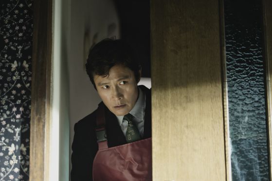 Actor Lee Byung-hun, who portrays Man-su in director Park Chan-wook's film ″No Other Choice,″ is pictured in this still image. [CJ ENM]