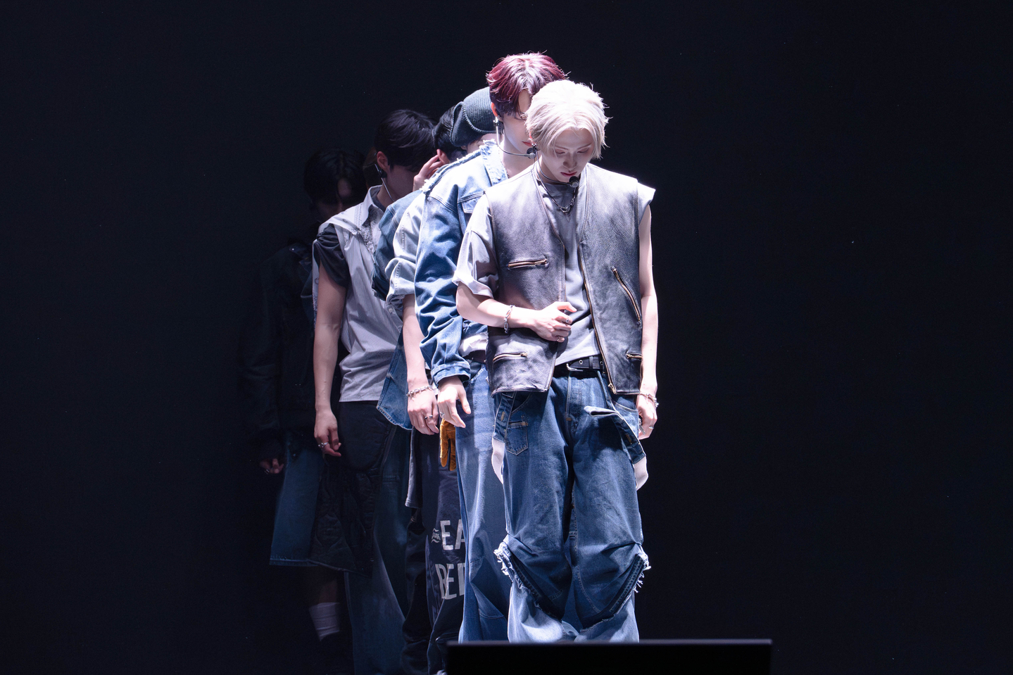 Boy band Alpha Drive One performs ″Freak Alarm″ during a press showcase for its debut EP, ″Euphoria,″ at Blue Square in central Seoul on Jan. 12. [DANIELA GONZALEZ PEREZ]