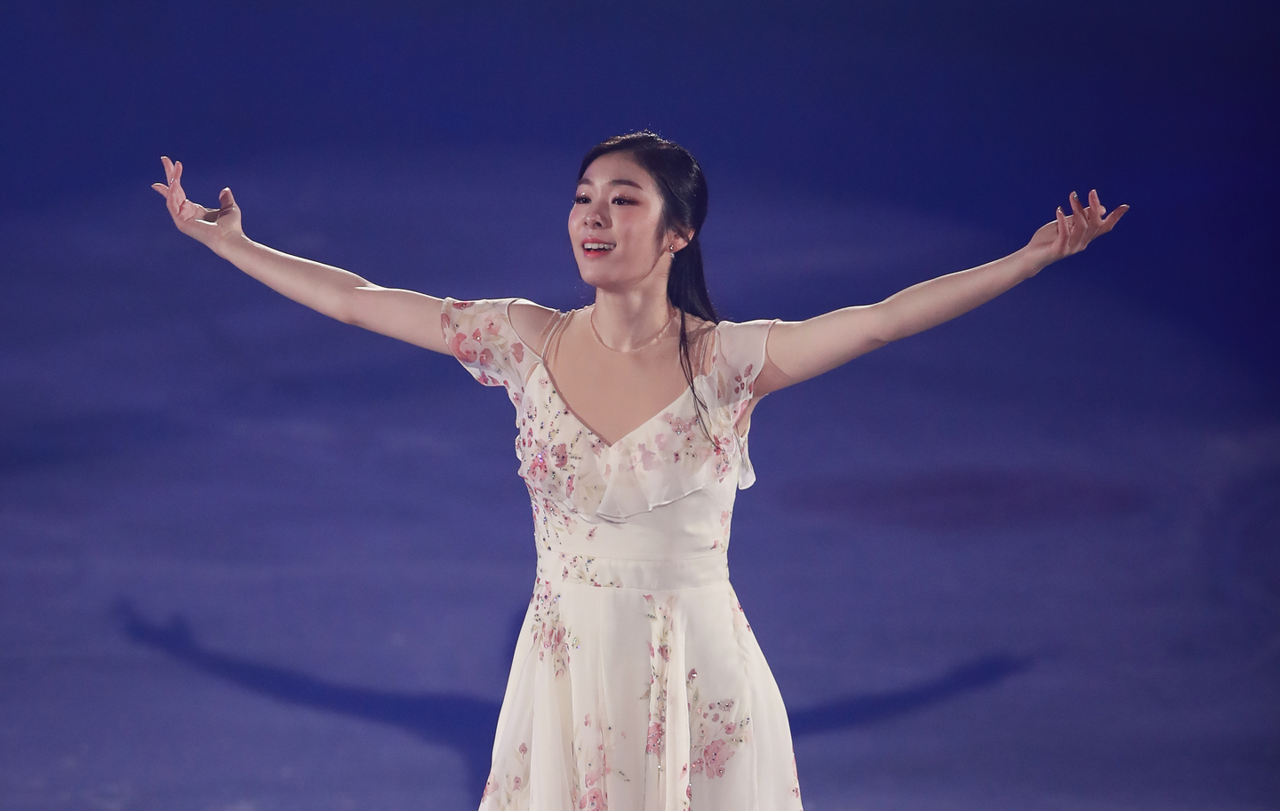 Olympic gold medalist Kim Yu-na bows to the audience after her performance at the ″All That Skate 2018″ held in Yangcheon District, western Seoul, on May 20, 2018 [YONHAP]
