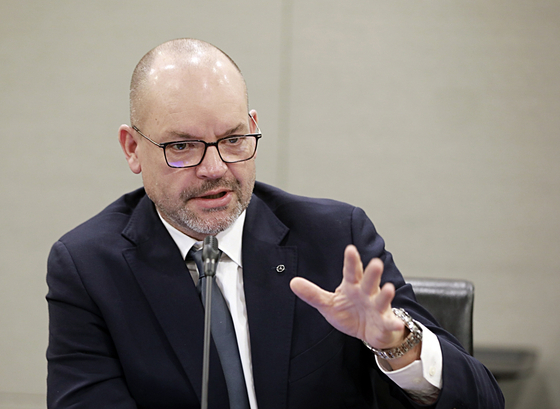 Jorg Burzer, Mercedes-Benz’s newly appointed chief technology officer, speaks during an interview with the Korean press on Jan. 15 in central Seoul. [MERCEDES-BENZ KOREA]