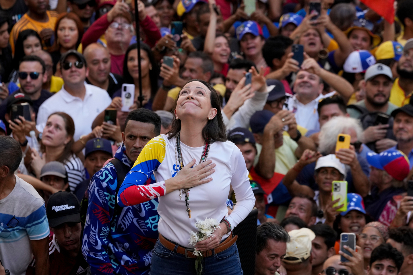 Venezuelan opposition leader Maria Corina Machado addresses supporters at a protest against President Nicolas Maduro in Caracas, Venezuela, Jan. 9, 2025, a day ahead of Maduro's inauguration ceremony where he will be sworn in for a third term. [AP/YONHAP]