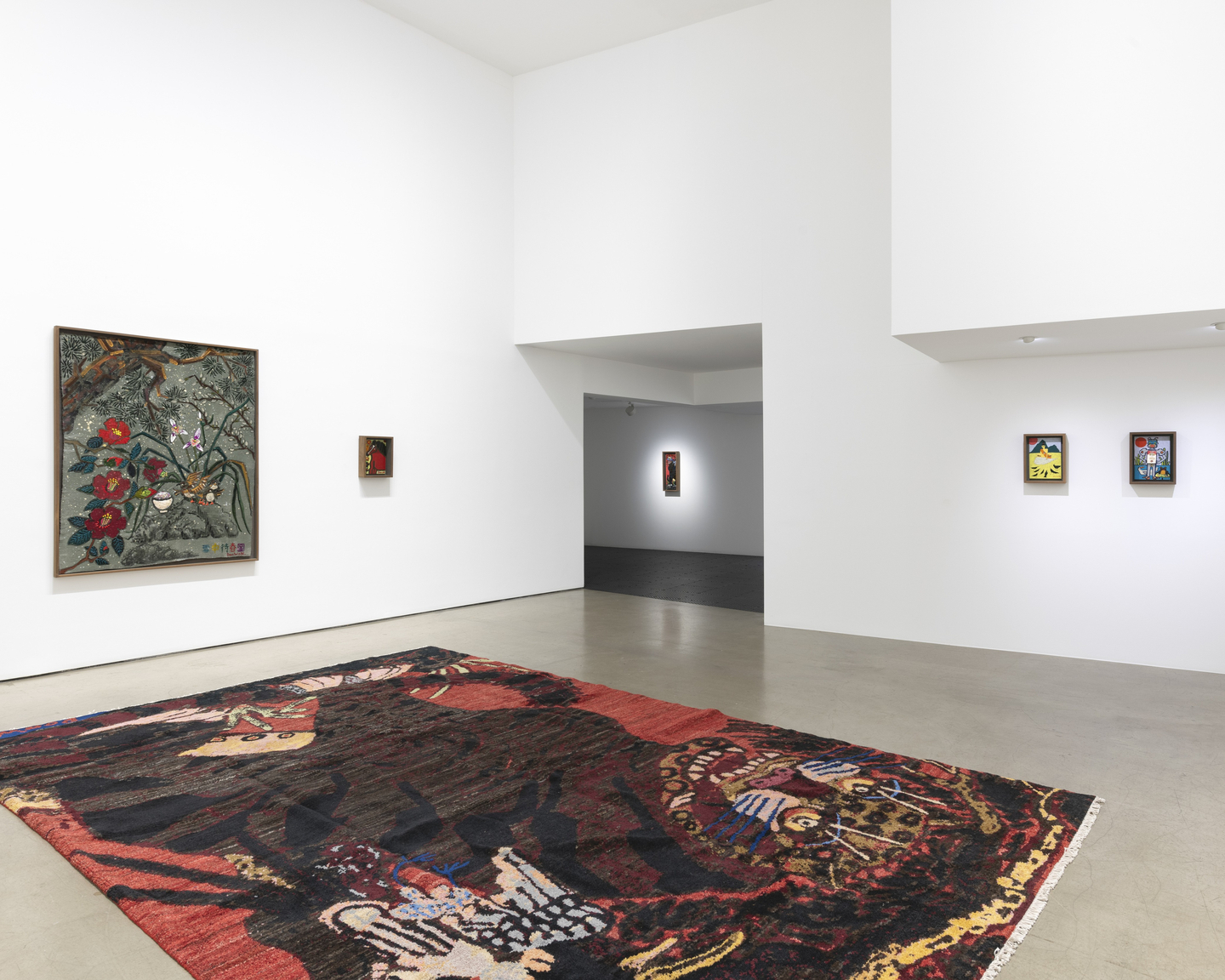 Wool carpet"Goblin Tger and Magpie Beneath the Pine Tree" (2025) and other works by Lee Doo-won are on display at Gallery Hyudai in Jongno District, central Seoul. [GALLERY HYUNDAI]