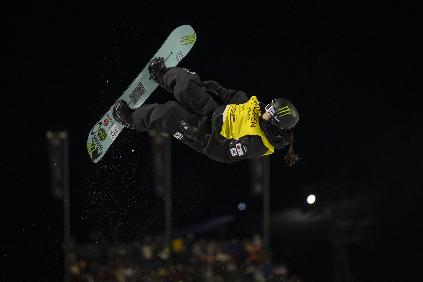 Choi Ga-on in action during the final run of the Snowboard Halfpipe World Cup in Laax, Switzerland on Jan. 17. [EPA/YONHAP]
