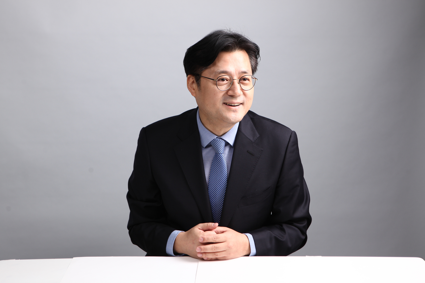 Presidential Secretary for Political Affairs Hong Ihk-pyo [BLUE HOUSE]